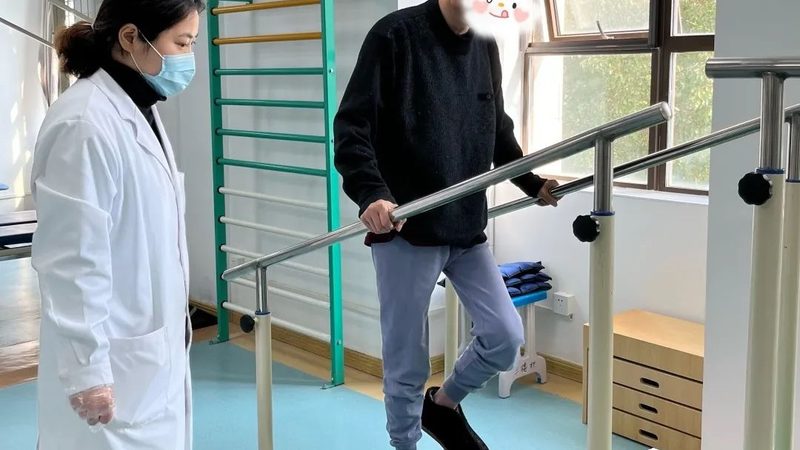 陪护床家用折叠尺寸揭秘：优缺点与选购要点**